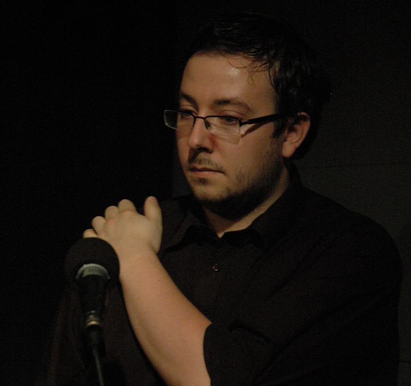 28 Mars - Dédicaces et ateliers. Mathieu Macheret, avec John Gianvito, présente le film THE MAD SONGS OF FERNANDA HUSSEIN © Tatevik Nadaryan