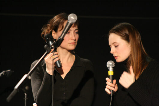 7 Mars - Compétition Internationale. La réalisatrice Aljona Polunina présente son film REVOLUTSIOON, MIDA POLNUD avec Iana Plesnevitch (traduction) © Valérie Dupoy