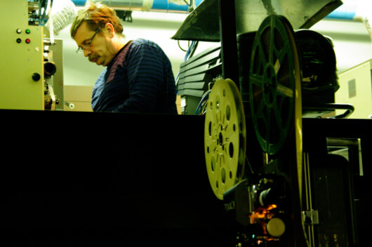22 Mars - Cabine de projection Projecteurs 16mm © Gaëlle Delort