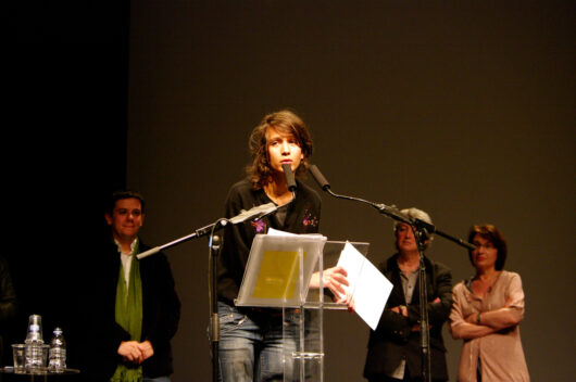 27 Mars - Cérémonie de Clôture. Palmarès. Prix Louis Marcorelles, mention spéciale : ATLANTIQUES de Mati Diop © Marion Staltel