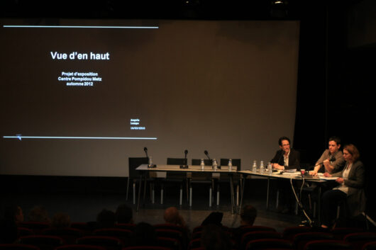 18 Mars - Présentation du projet d'exposition VUE D'EN HAUT au Centre Pompidou Metz pour l'automne 2012. Avec Antoine Guillot, Javier Packer-Comyn et Angela Lampe (conservatrice au Centre Pompidou) © Marion Staltel