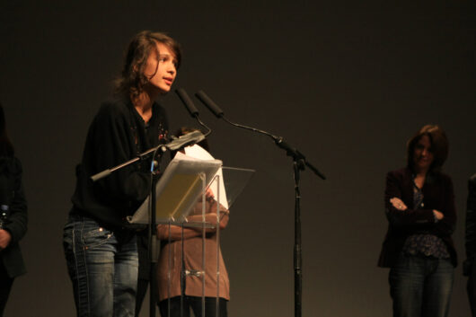 27 Mars - Cérémonie de Clôture. Palmarès. Prix Louis Marcorelles, mention spéciale : ATLANTIQUES de Mati Diop © Marion Staltel
