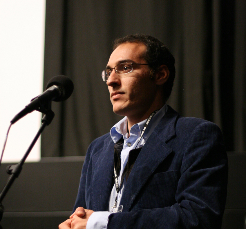 14 Mars - Compétition Internationale. Le réalisateur Majed Neisi présente son film BOMBHAYE PORTEGHALI avec _ © Valérie Dupoy
