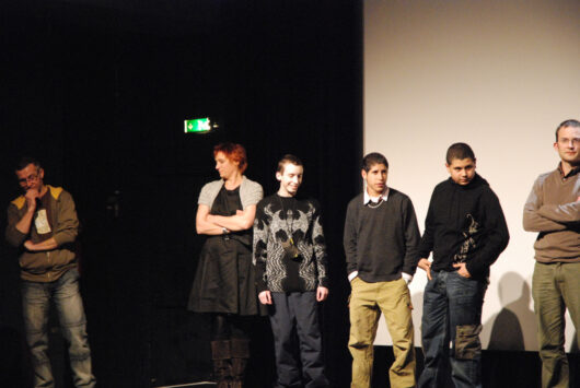 8 Mars - Compétition Française. Le réalisateur Éric Tachin et la réalisatrice Laurence Doumic Roux présentent leur film SECTION ENFANTS SAUVAGES avec une partie de l'équipe du film © Mélodie Penet