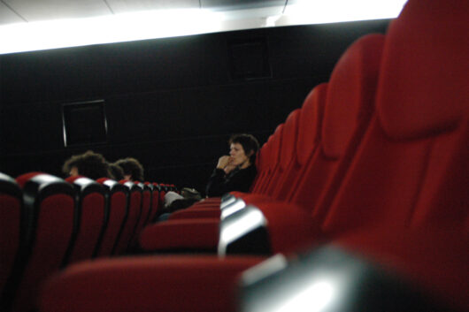 12 Mars - Spectatrice en salle © Caroline Cieslik
