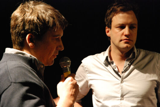 8 Mars - Compétition Internationale. Les réalisateurs Fabian Daub (au micro) et Andreas Gräfenstein présentent leur film WAS ÜBRIG BLEIBT © Alexia Villard
