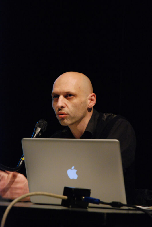 14 Mars - Exploring Documentary. Le réalisateur Alain Declercq présente ses films EMBEDDED et I FOUND YOU © Alexia Villard
 