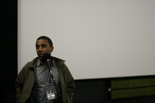 8 Mars - Compétition Internationale. Le réalisateur Idrissa Guiro présente son film BARCELONE OU LA MORT © Nicolas Rapin