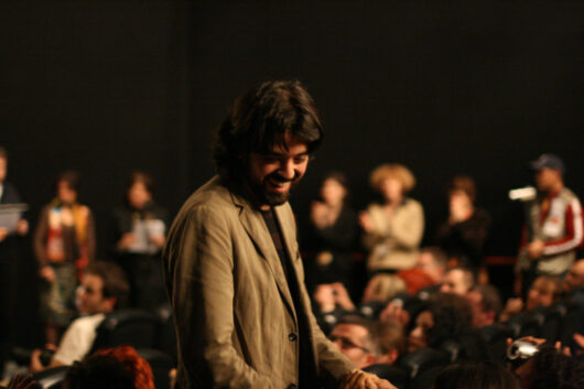 15 Mars - Cérémonie de Clôture. Palmarès. Le réalisateur Juan Manuel Sepúlveda, lauréat du Prix Joris Ivens et de la mention spéciale du Prix des Jeunes © Nicolas Rapin
