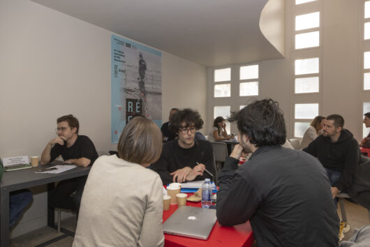 24 March - ParisDOC - First Contact © Hervé Veronese