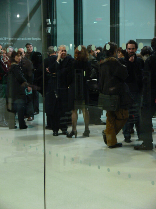 8 Mars - File d'attente © Caroline Cieslik