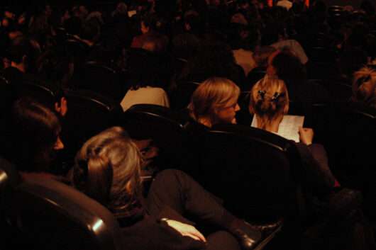 8 Mars - Cérémonie d'Ouverture. Public © Caroline Cieslik