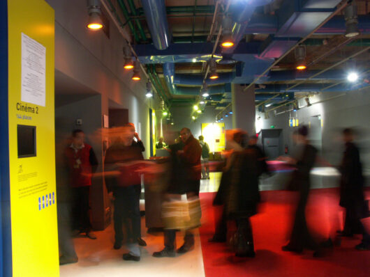 9 Mars - File d'attente © Sylvain Bich